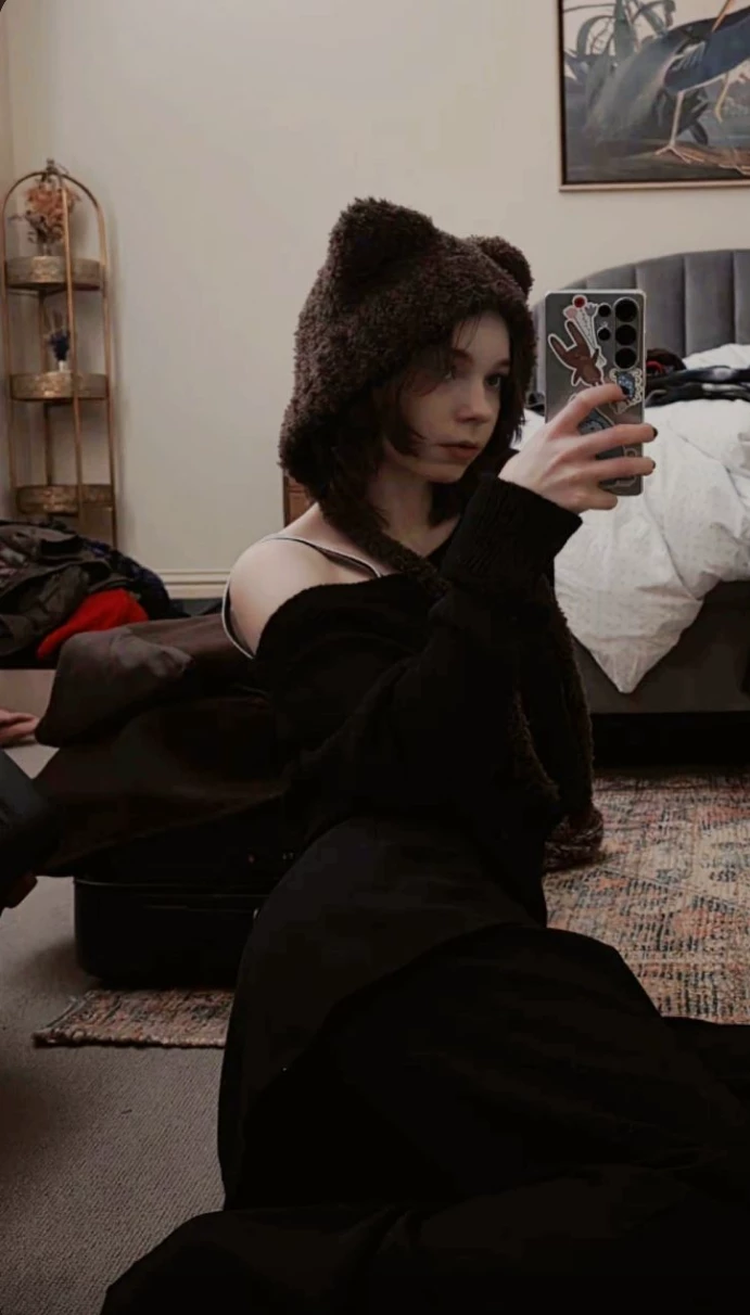 Emma Myers  thumbnail