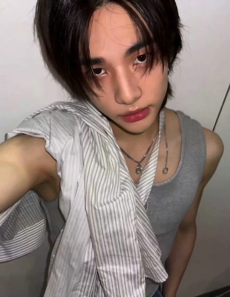 Hyunjin thumbnail