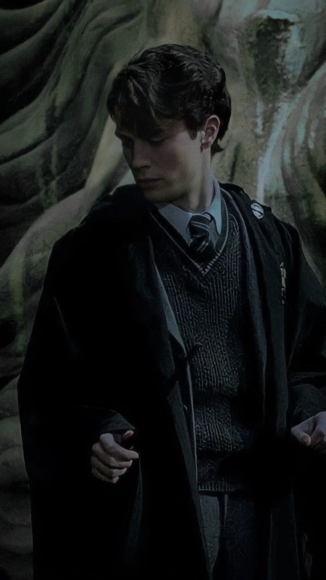 Tom Marvolo Riddle thumbnail