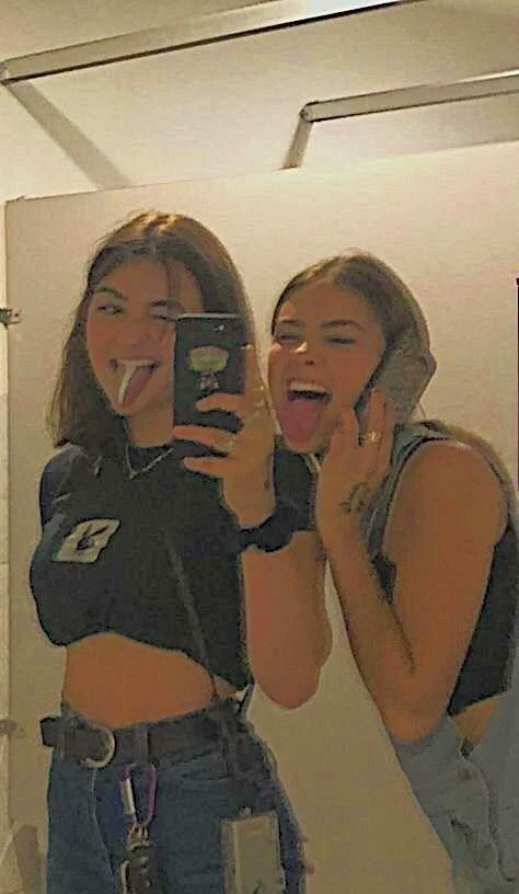 Alba and Paula thumbnail