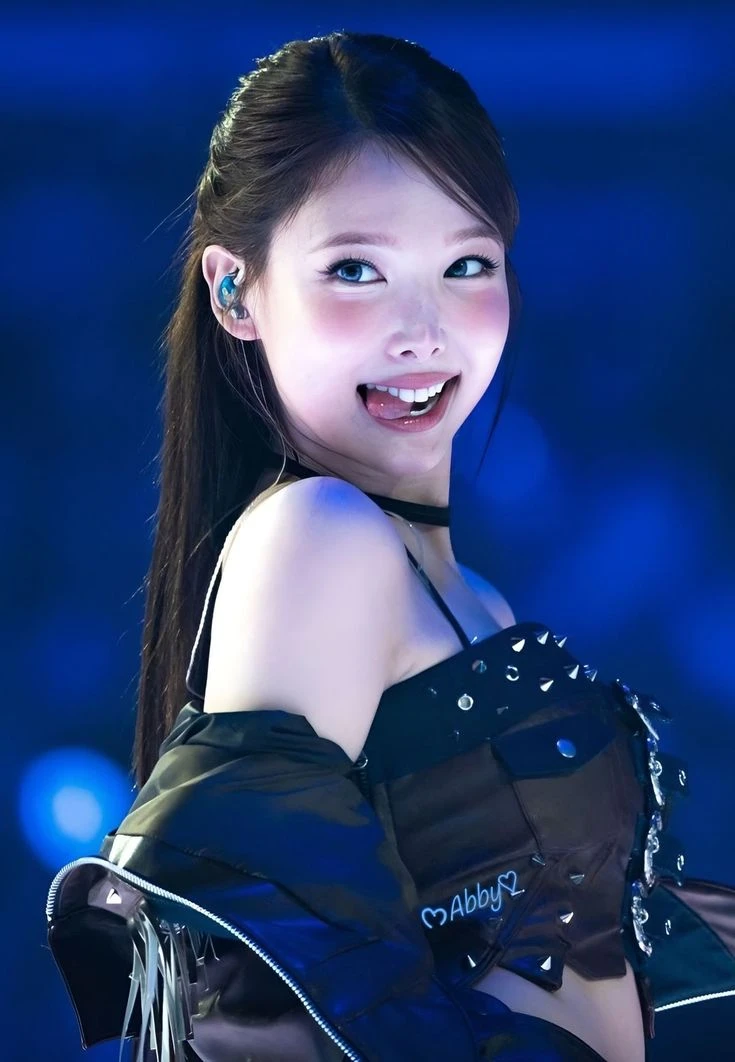 nayeon- twice thumbnail
