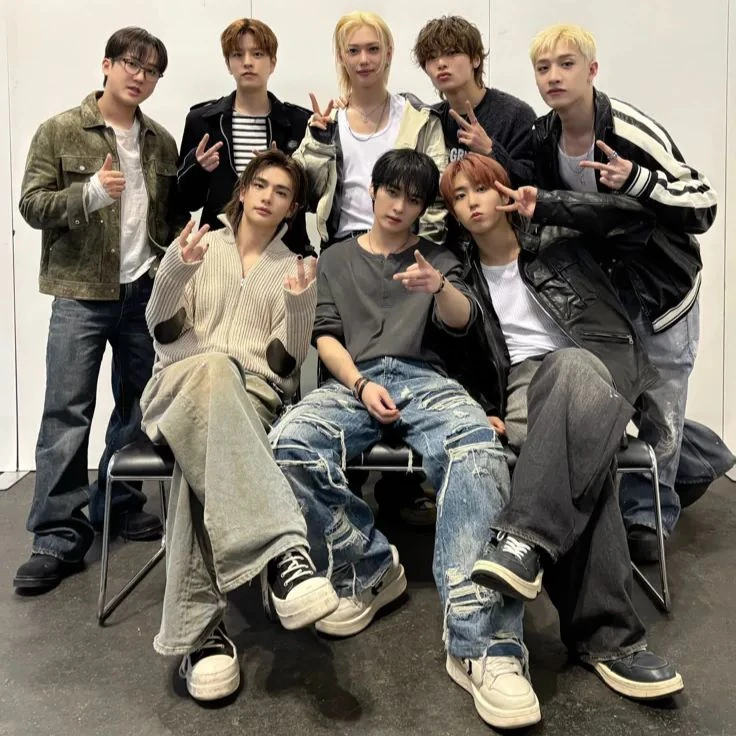 stray kids thumbnail