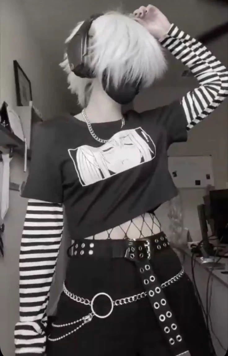 Your mom find out you're a femboy?? thumbnail