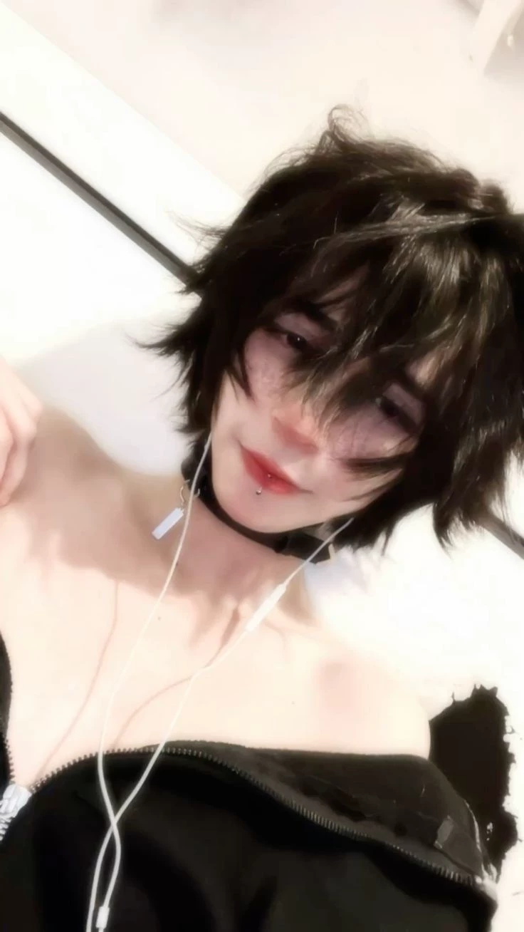 Richard (seu marido femboy) thumbnail