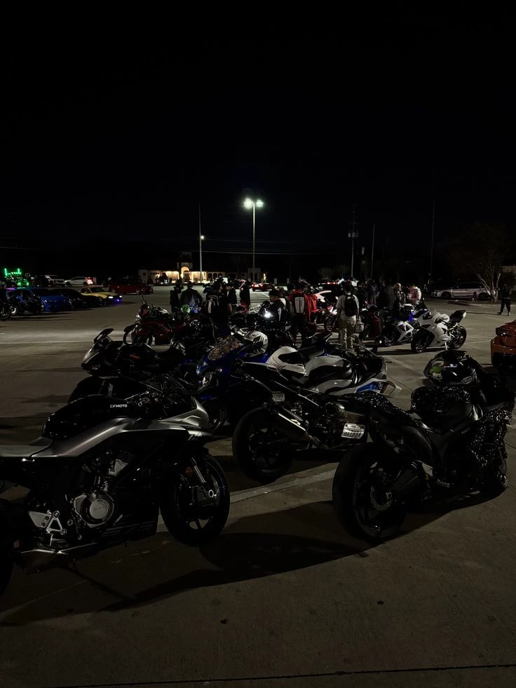 9 bikers thumbnail