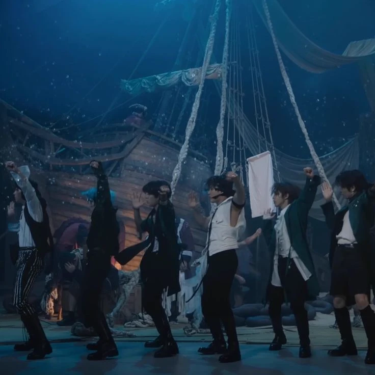 StrayKids Pirates thumbnail