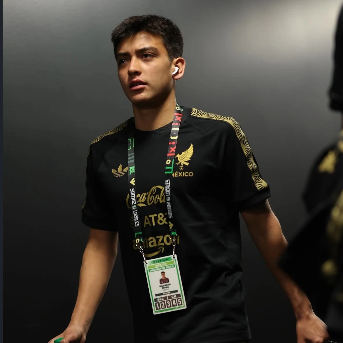 Gilberto Mora thumbnail