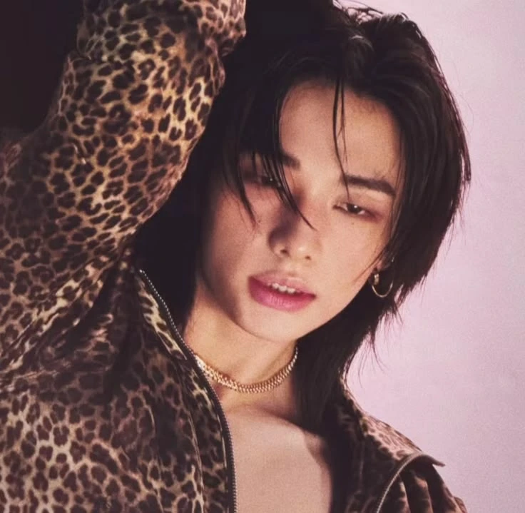Hwang Hyunjin thumbnail