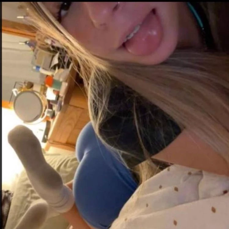 Ashley thumbnail
