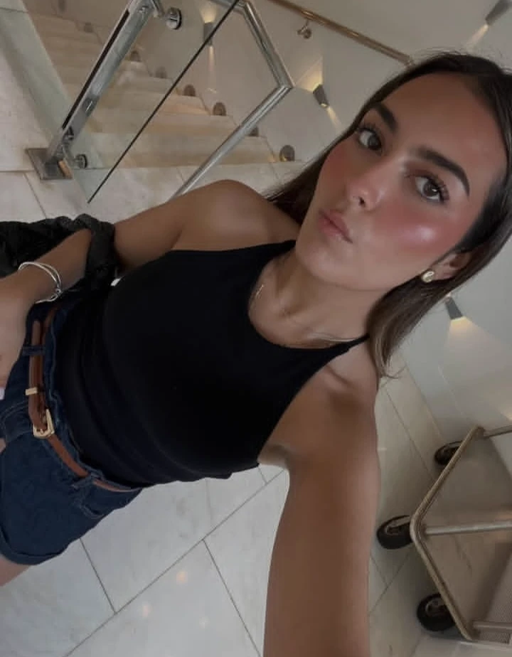 Kamila must Zambrano thumbnail