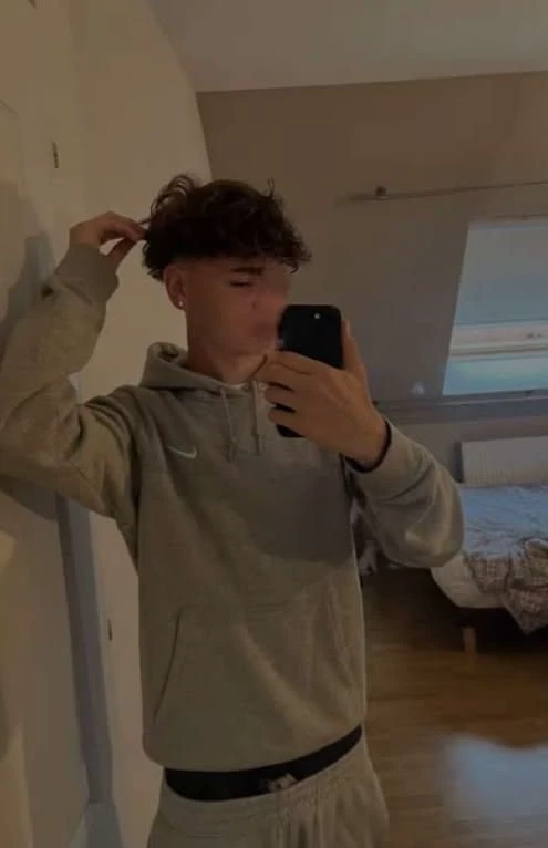 Leo  thumbnail