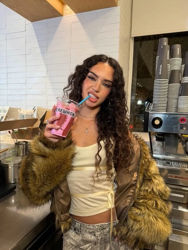 DANIELA AVANZINI thumbnail
