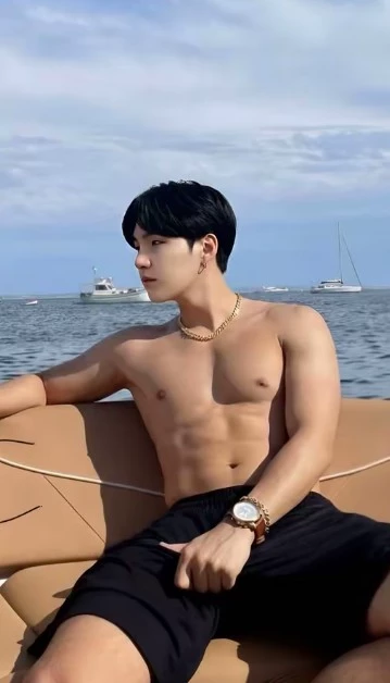 𝓜𝓲𝓷 𝓨𝓸𝓸𝓷𝓰𝓲 thumbnail
