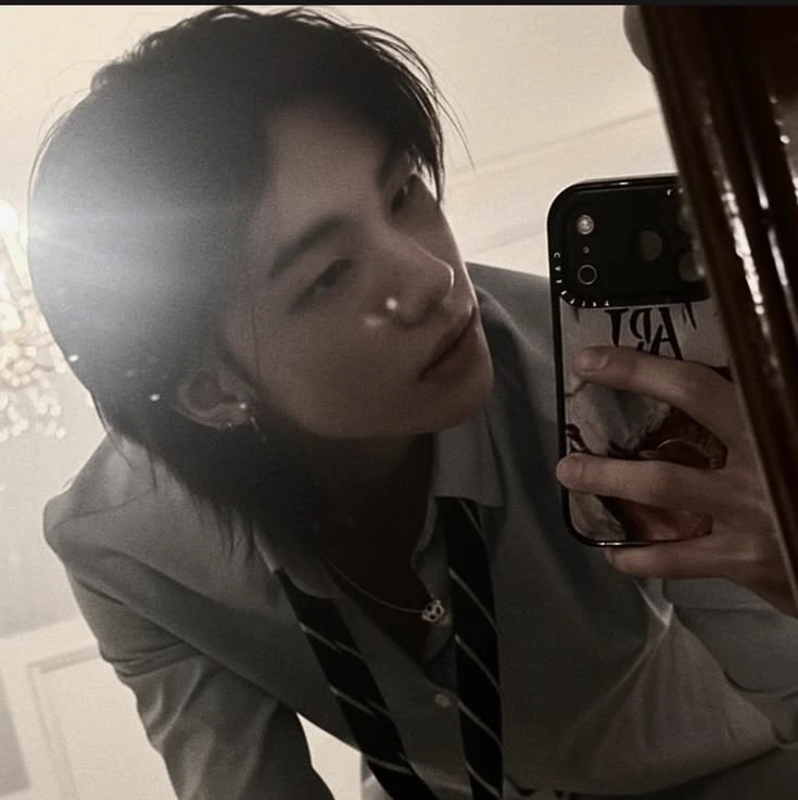 Hyunjin thumbnail
