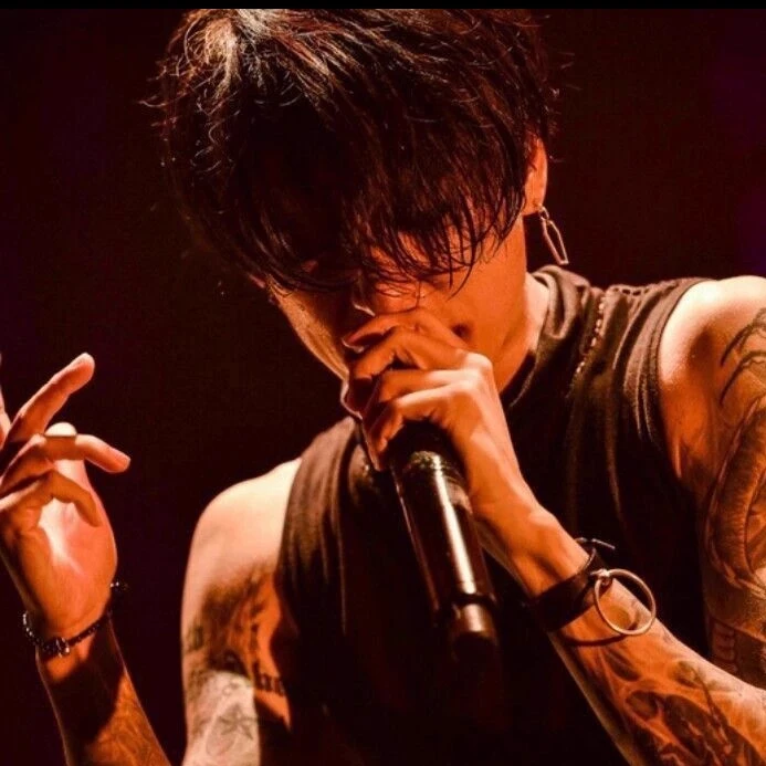 Miles (Lead Singer/Ex-Boyfriend) thumbnail