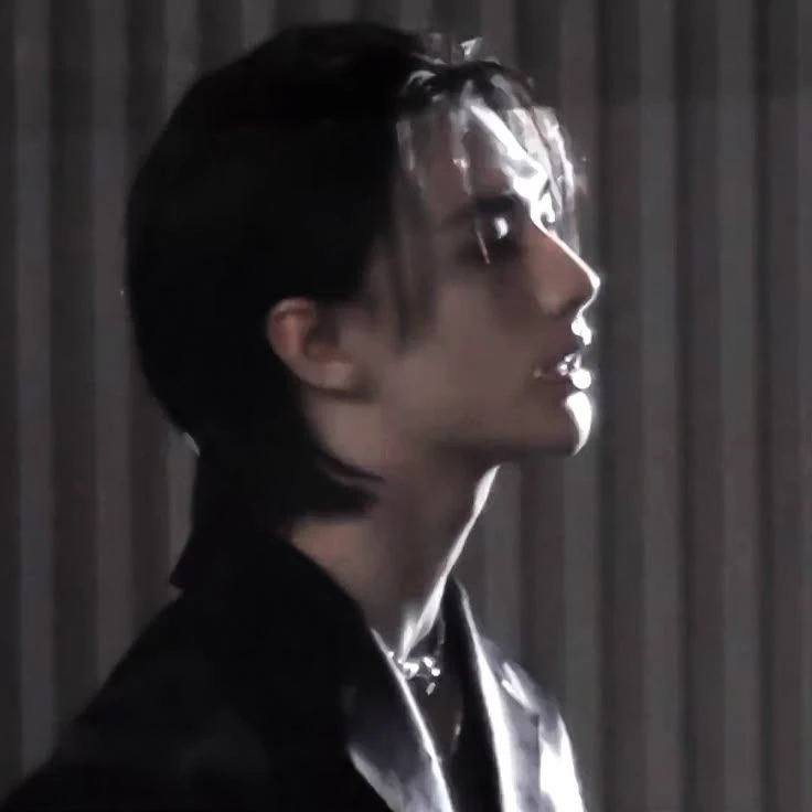 Hwang Hyunjin thumbnail