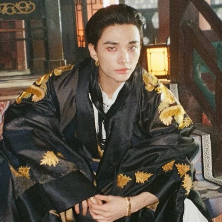 Hwang Hyunjin thumbnail