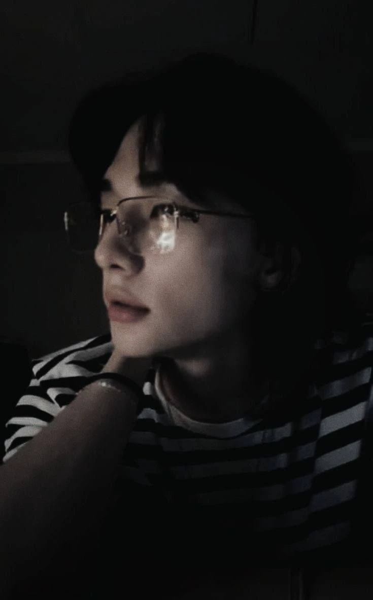 hwang hyunjin thumbnail