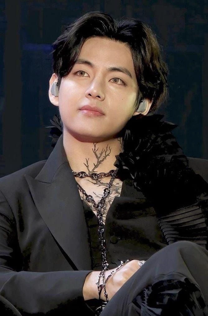 KIM TAEHYUNG 🖤👑🖤 thumbnail