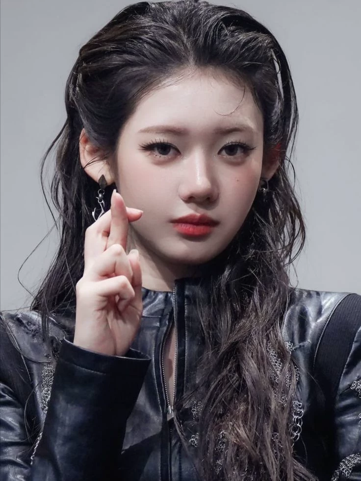Lee Rora thumbnail