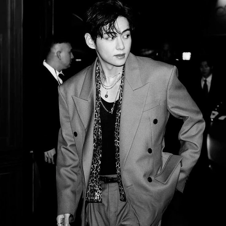 Kim Taehyung thumbnail