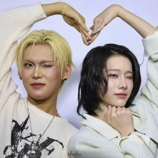 Hyun & Rui (Lavenderz) - XLOV thumbnail