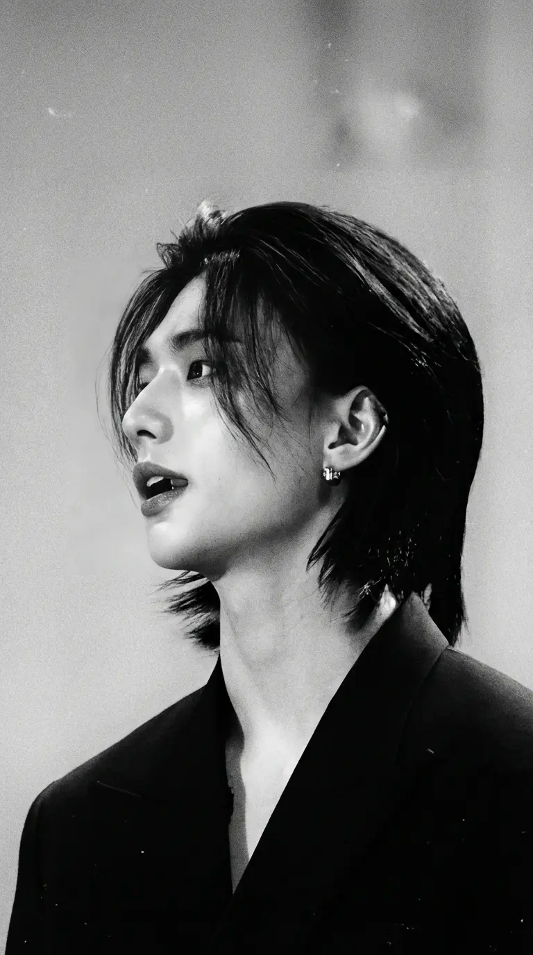 Hwang Hyunjin thumbnail