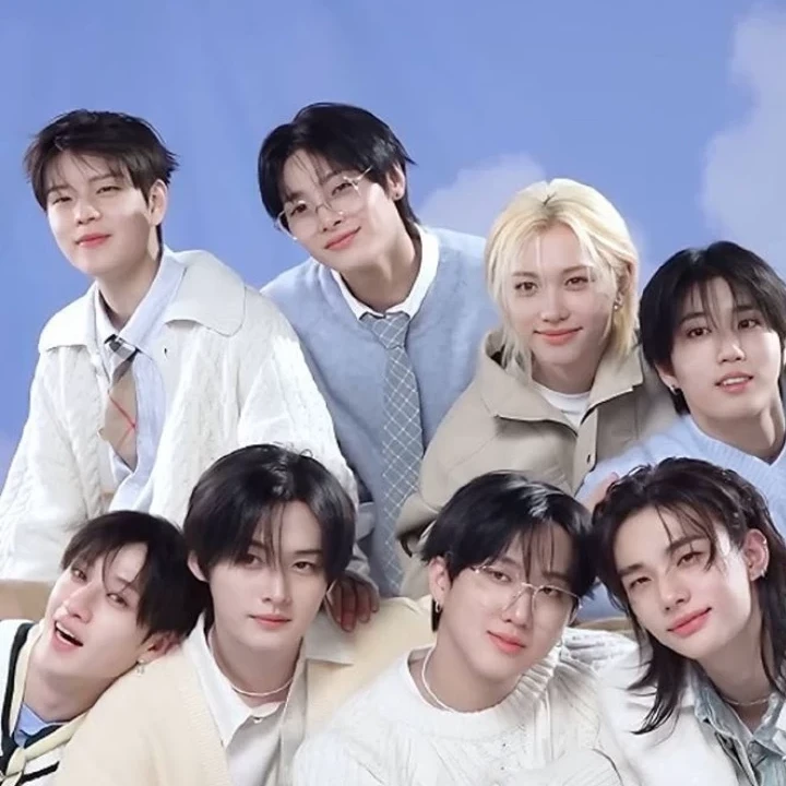 Stray kids thumbnail