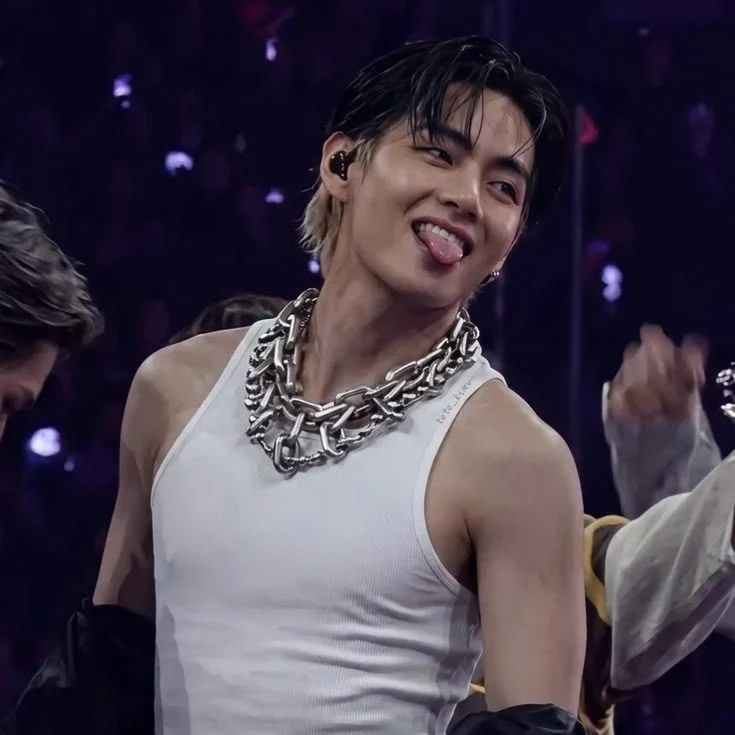 Kim Taehyung thumbnail