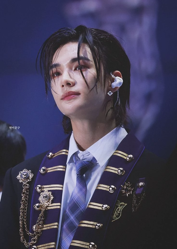 Prince Hwang Hyunjin thumbnail