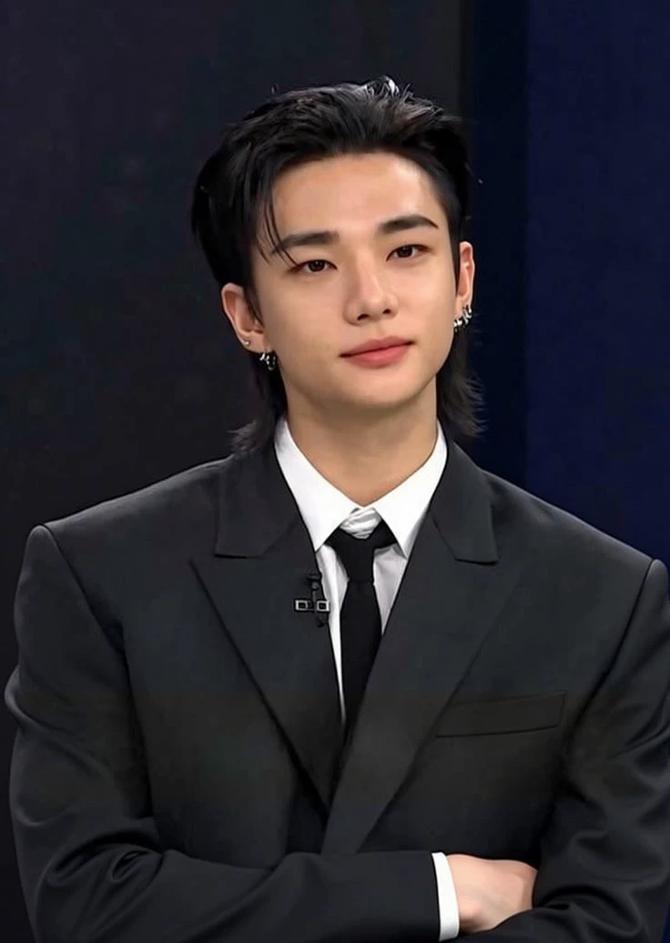 Hwang Hyunjin thumbnail