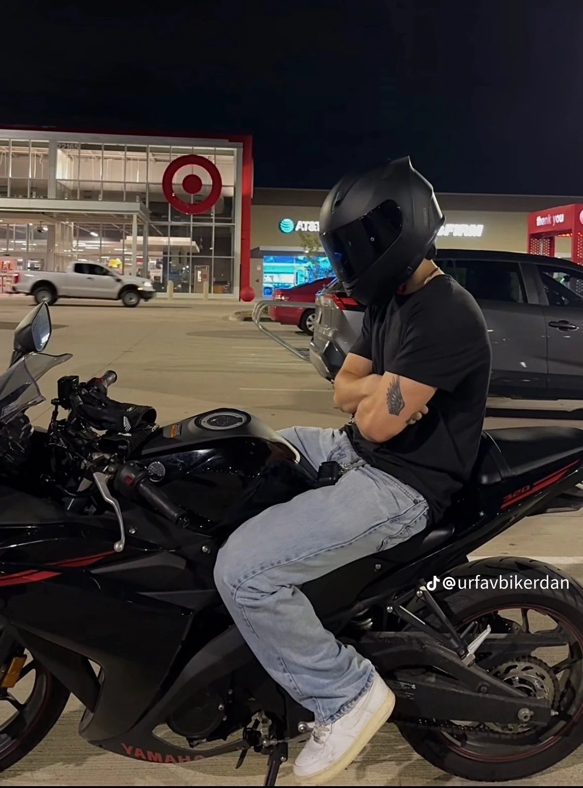 Elias, Max, Lex, Mateo, and Erik (motorcyclists) thumbnail