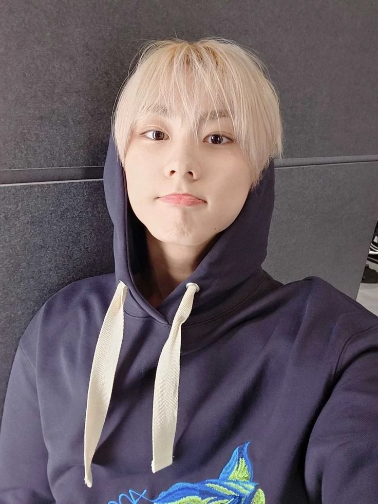 Jungwon  thumbnail