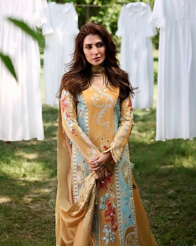 Ayeza khan  thumbnail
