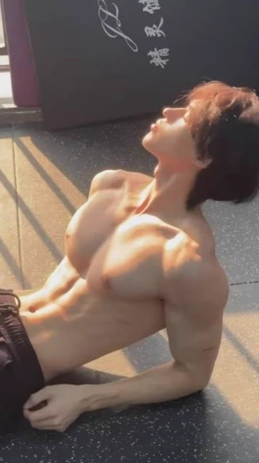 Leo thumbnail