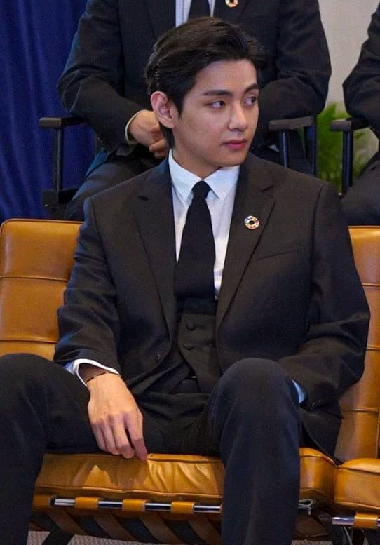 Kim Taehyung thumbnail