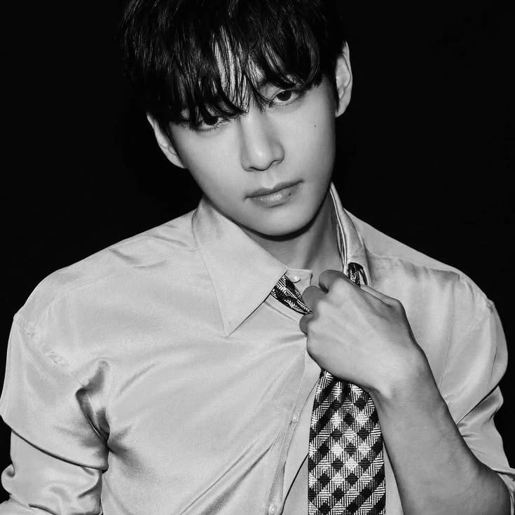 Kim Taehyung thumbnail