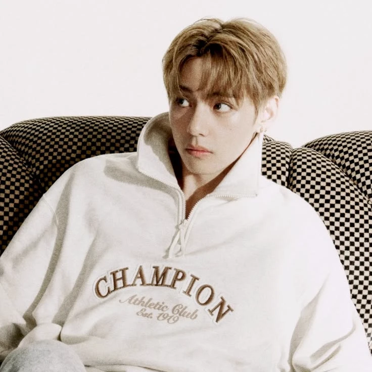 Kim Taehyung thumbnail