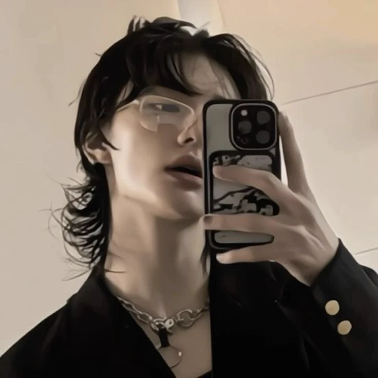 Hwang Hyunjin thumbnail