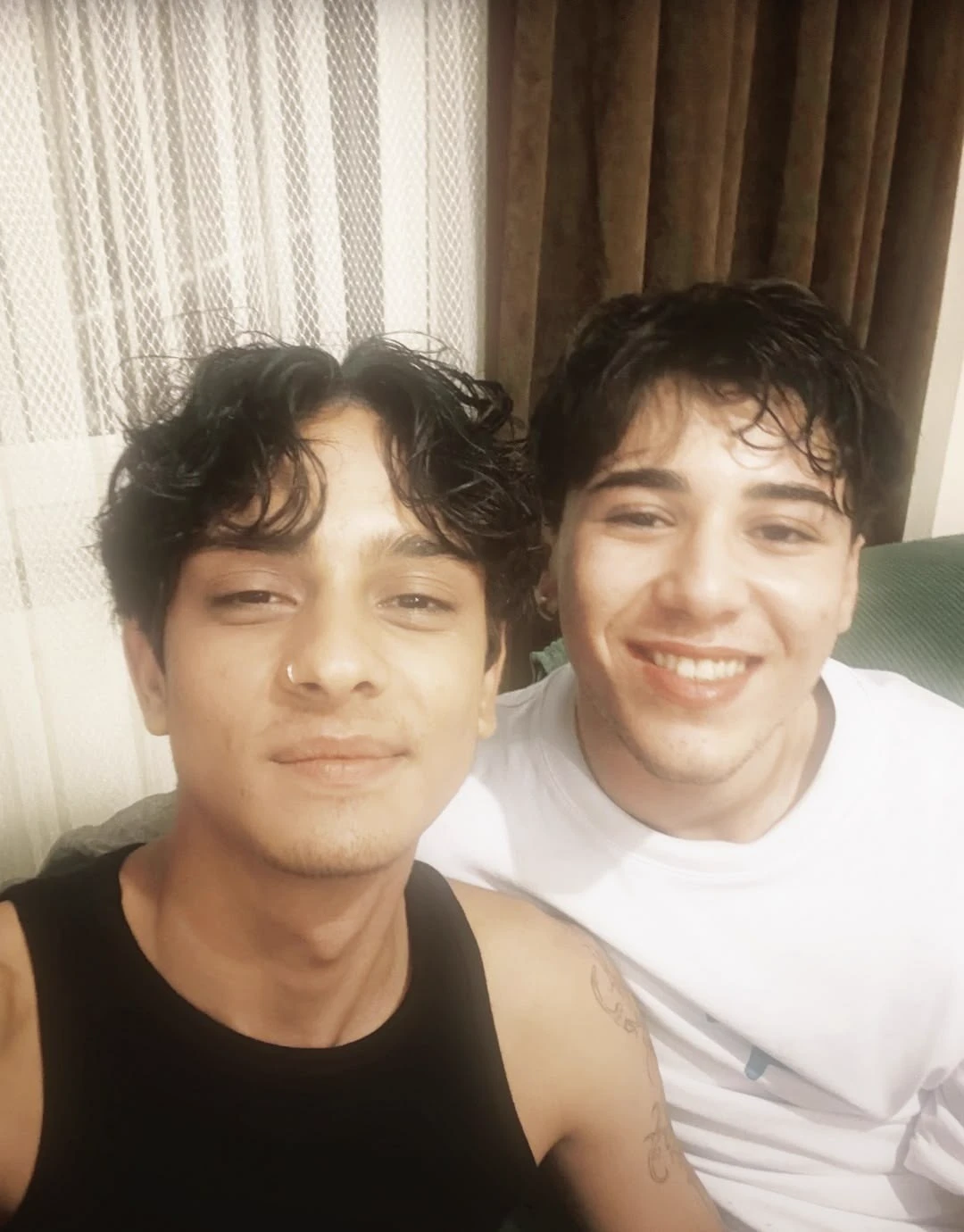 aref/ happy love thumbnail