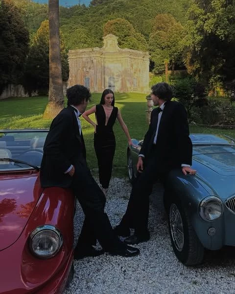Love triangle thumbnail