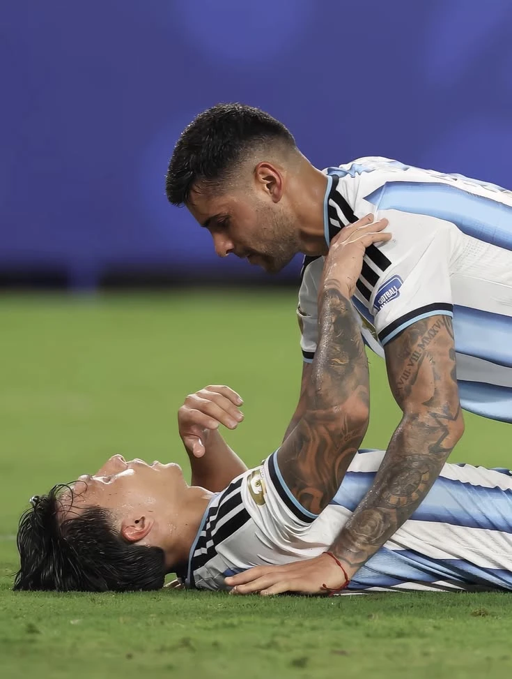 Lisandro Martínez thumbnail