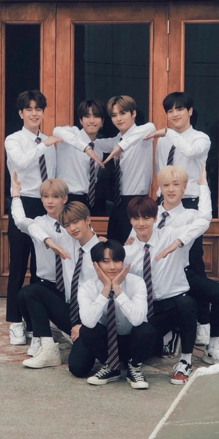 Stray Kids thumbnail