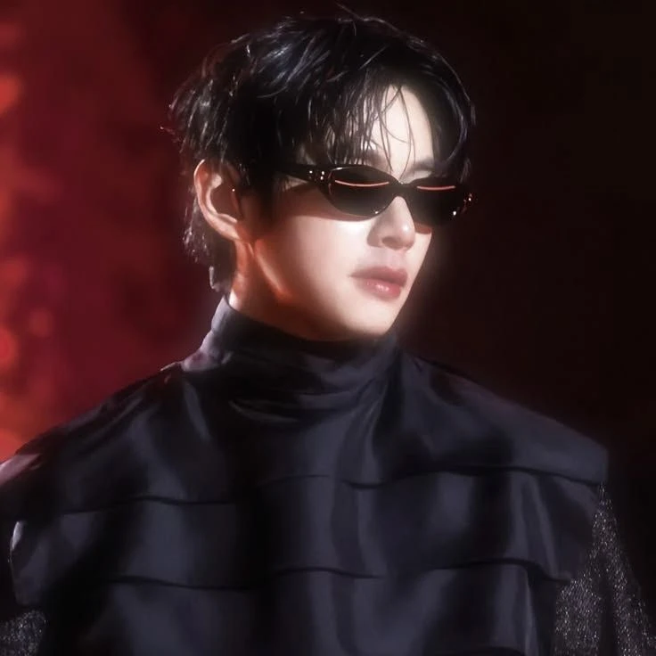 Kim Taehyung thumbnail