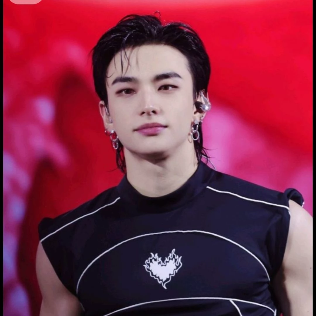 Hwang Hyunjin thumbnail