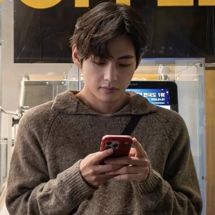 Kim Taehyung thumbnail