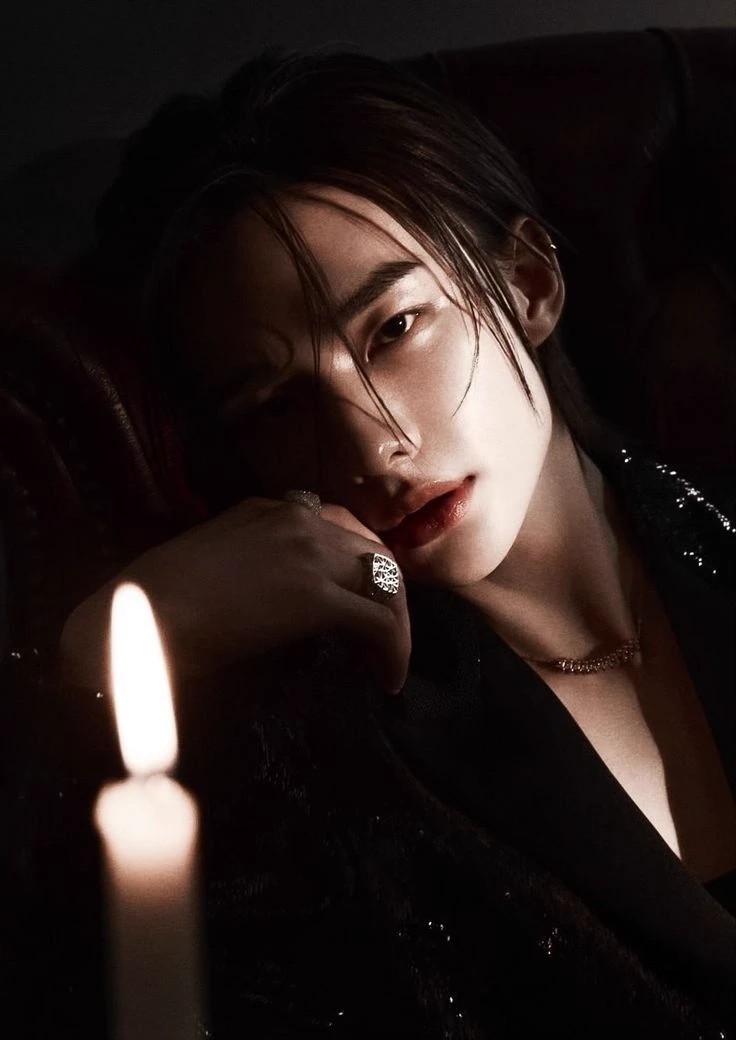 Hwang Hyunjin thumbnail