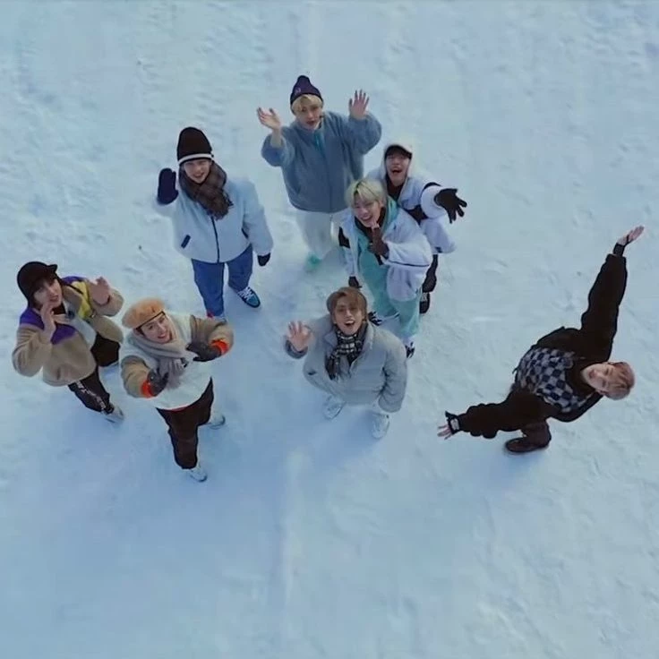 STRAYKIDS thumbnail