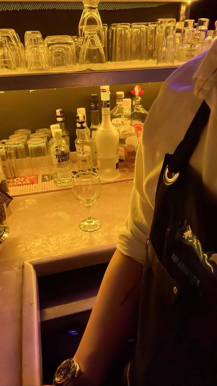 Alex (bartender) thumbnail