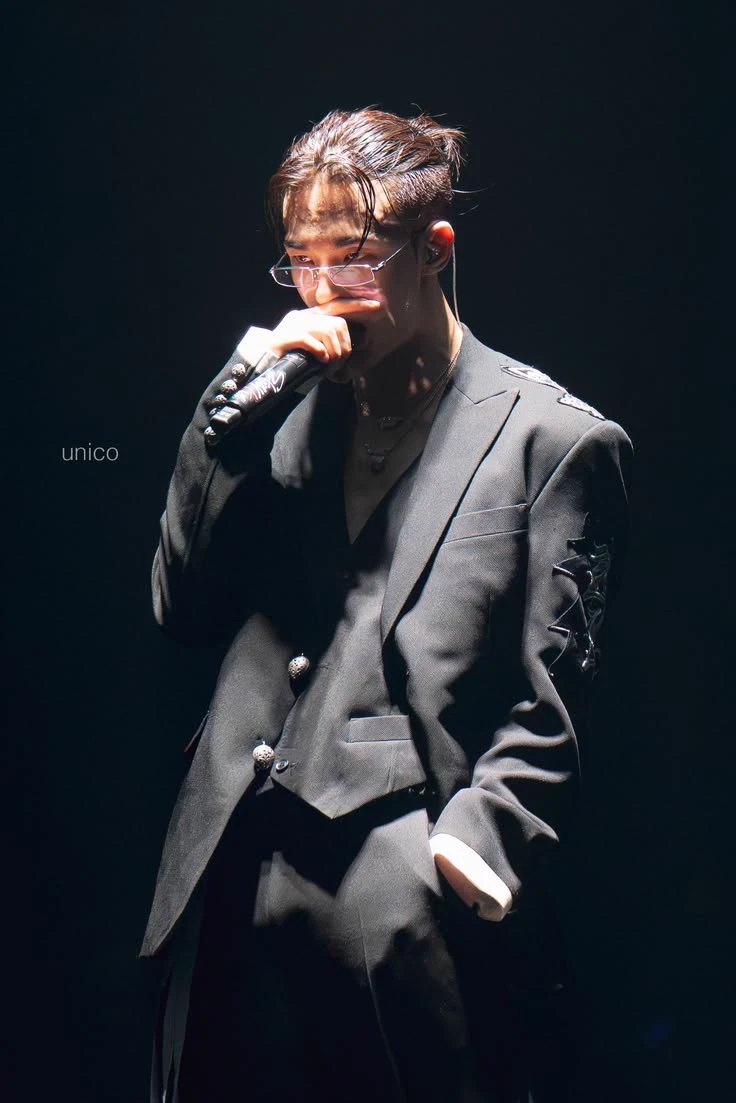 Hwang Hyunjin thumbnail